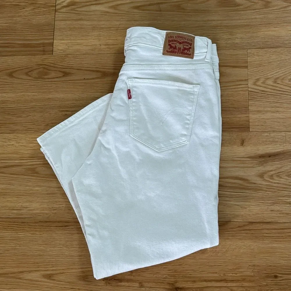 Levi's Womens White Classic Capril Denim Pants Sz 30 Everydaywear Casual Neutral